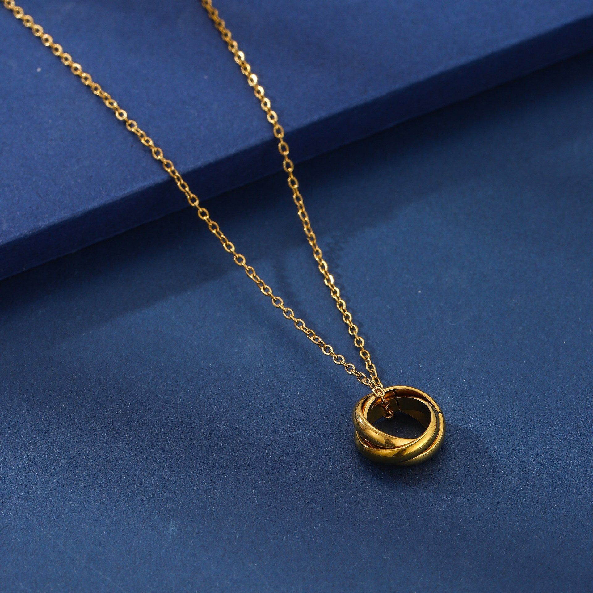 Wholesale Minimalist Three-Ring Möbius Loop Titanium Steel Clavicle Necklace