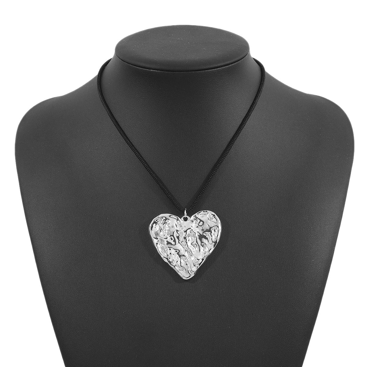 Wholesale simple pleated love pendant necklace niche high-end stretchable necklace