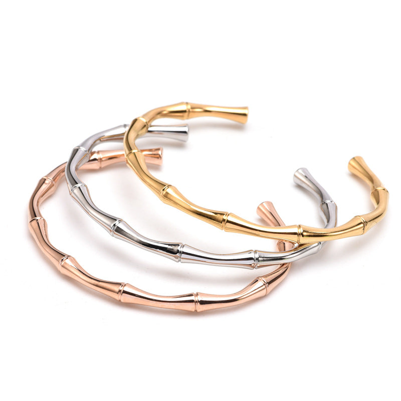 Bracciale a forma di C in acciaio al titanio e bambù semplice all'ingrosso