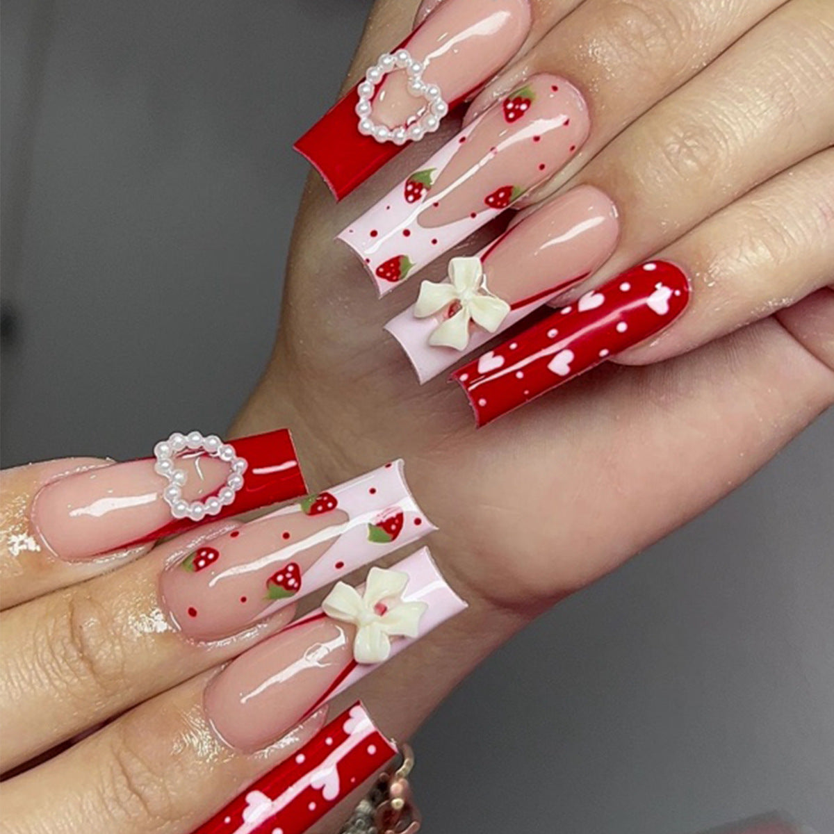 Wholesale 24 Pieces/box Love Bow Strawberry Press-on Nails Kits Nail Stickers ACC-NS-SanWei006