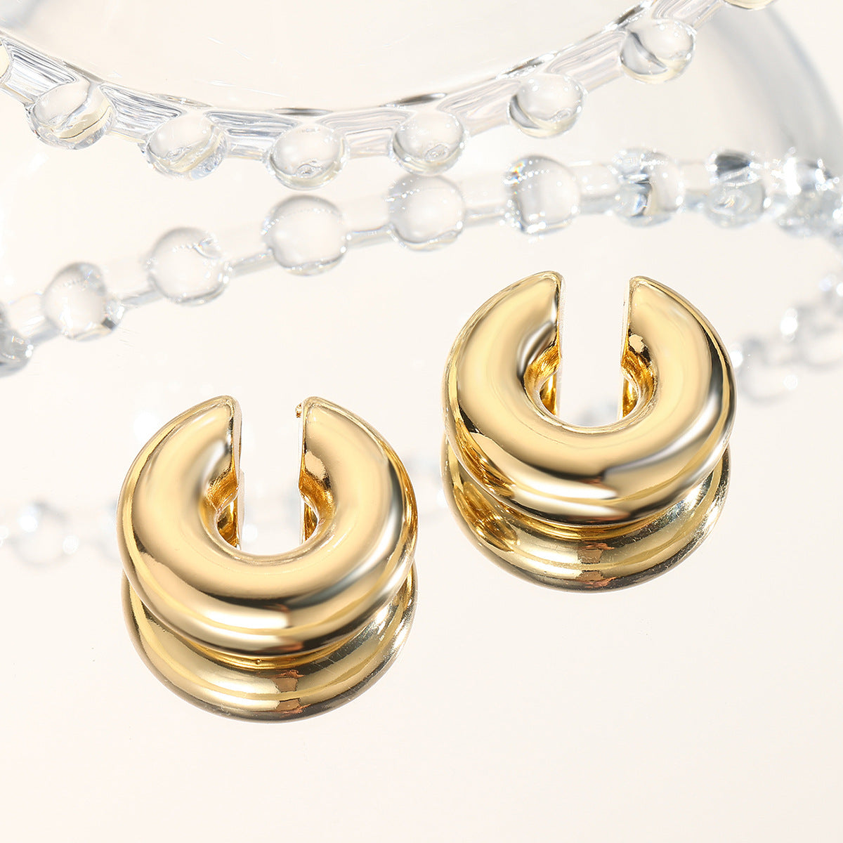 Wholesale  Exaggerated C- shaped Ear Clip  Acrylic Earrings