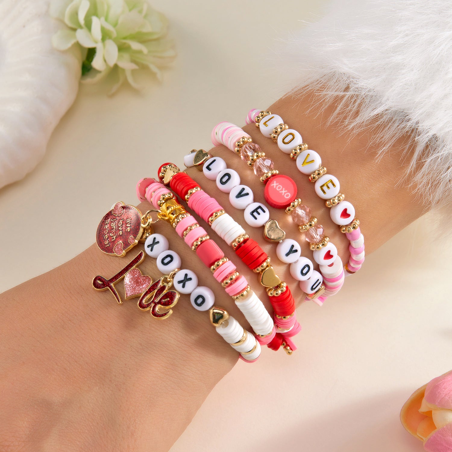 Wholesale Valentine' s Day Niche Heart Love Beaded Bracelet