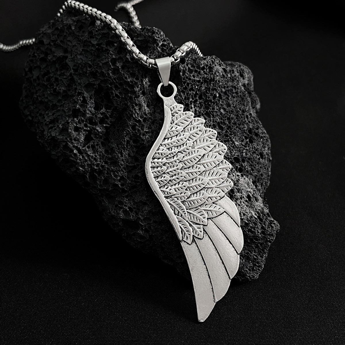 Wholesale Men's Feather Wings Necklace
