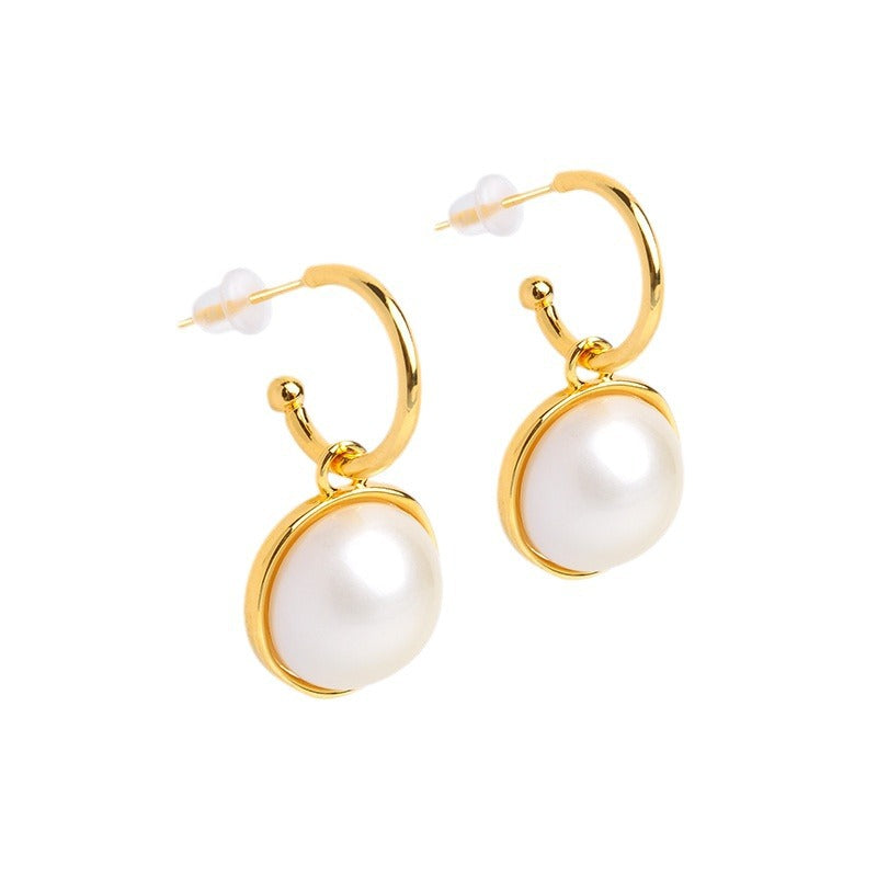 Wholesale  pearl stud earrings  18K gold plated simple niche design earrings