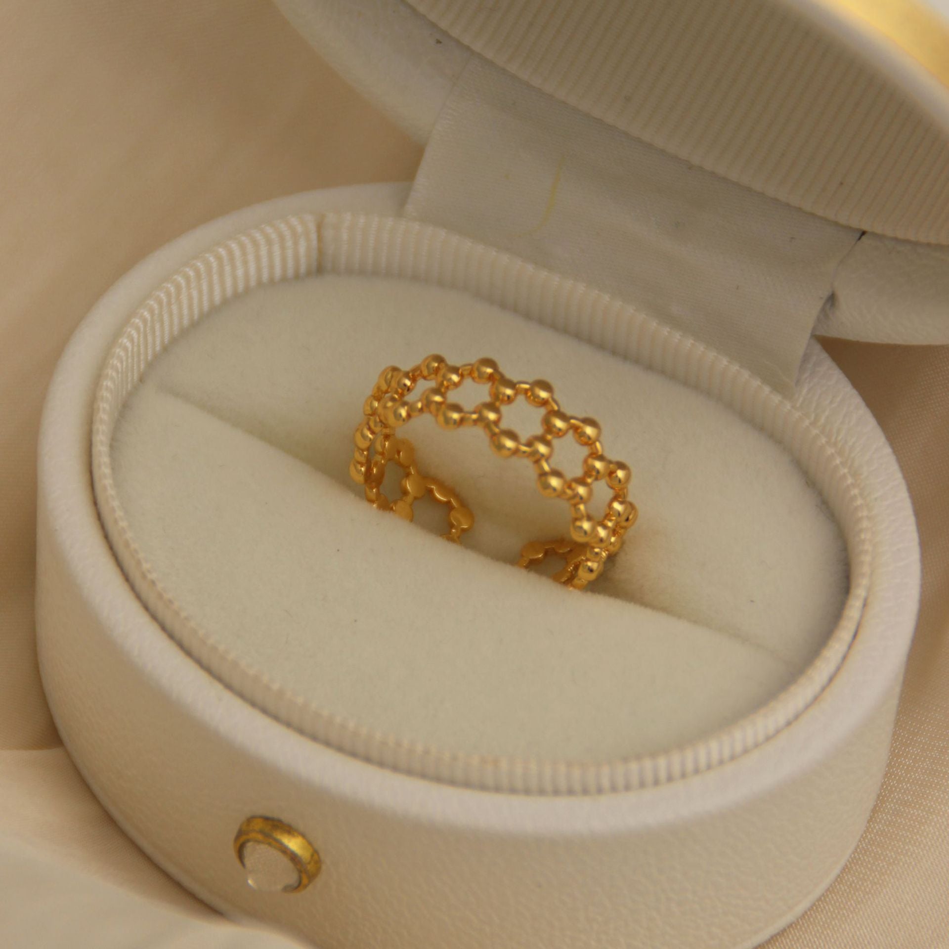 Großhandel ohne verblassende 18K -Titan -Stahlring