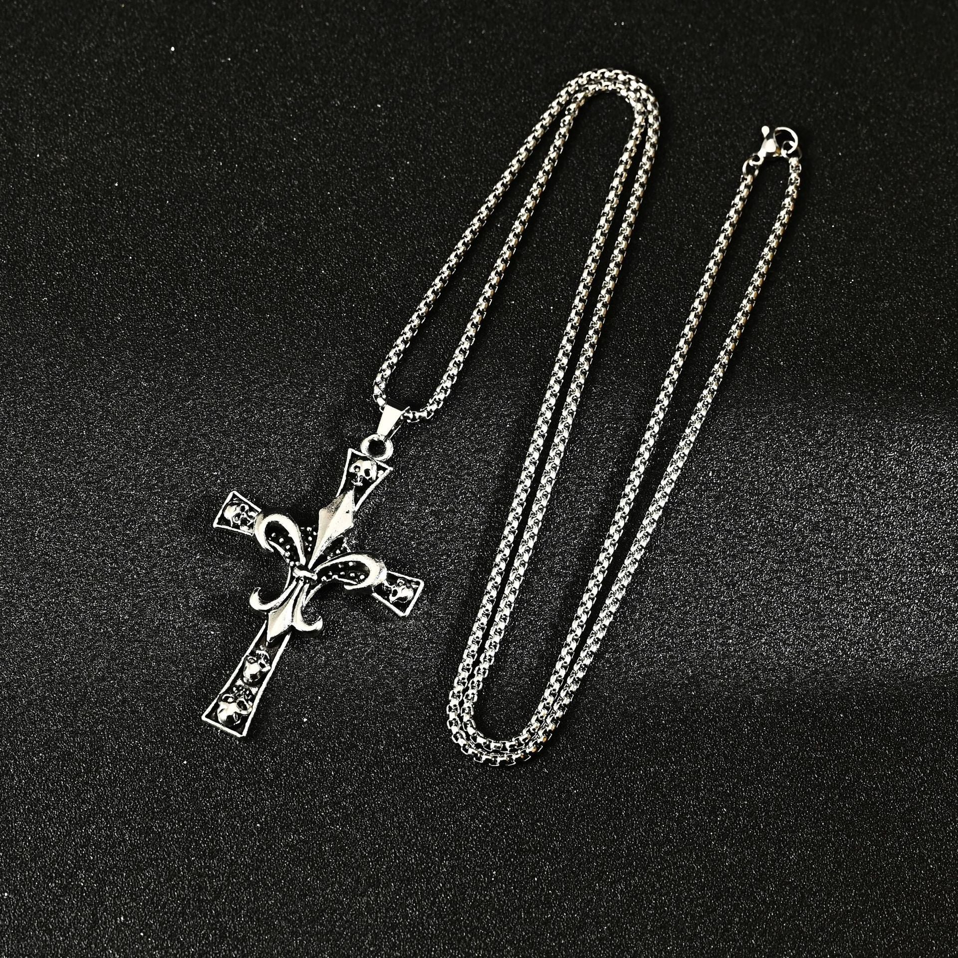 Wholesale Electroplated Zinc Alloy Skull Cross Pendant Necklace Fashion Jewelry Accessory Gift
