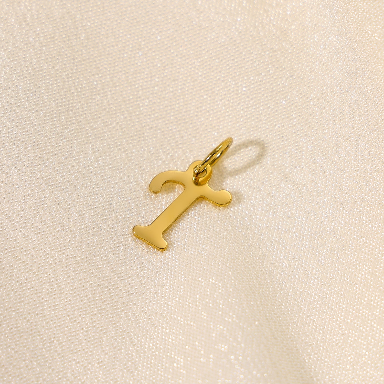 Wholesale 26 English letters stainless steel letter pendant