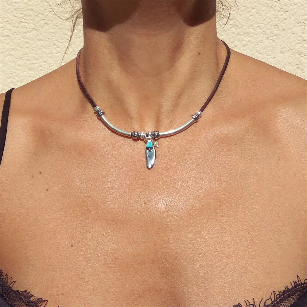 Wholesale Chic Geometric Pendant Necklace Minimalist Collarbone Chain Fashion Jewelry Accessory For Boutique Resale