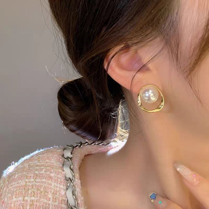 Wholesale European and American Light Luxury Shell Flower Earrings 925 Silver Needle High-grade Earrings Ins Niche Design Elegant Retro Earrings
