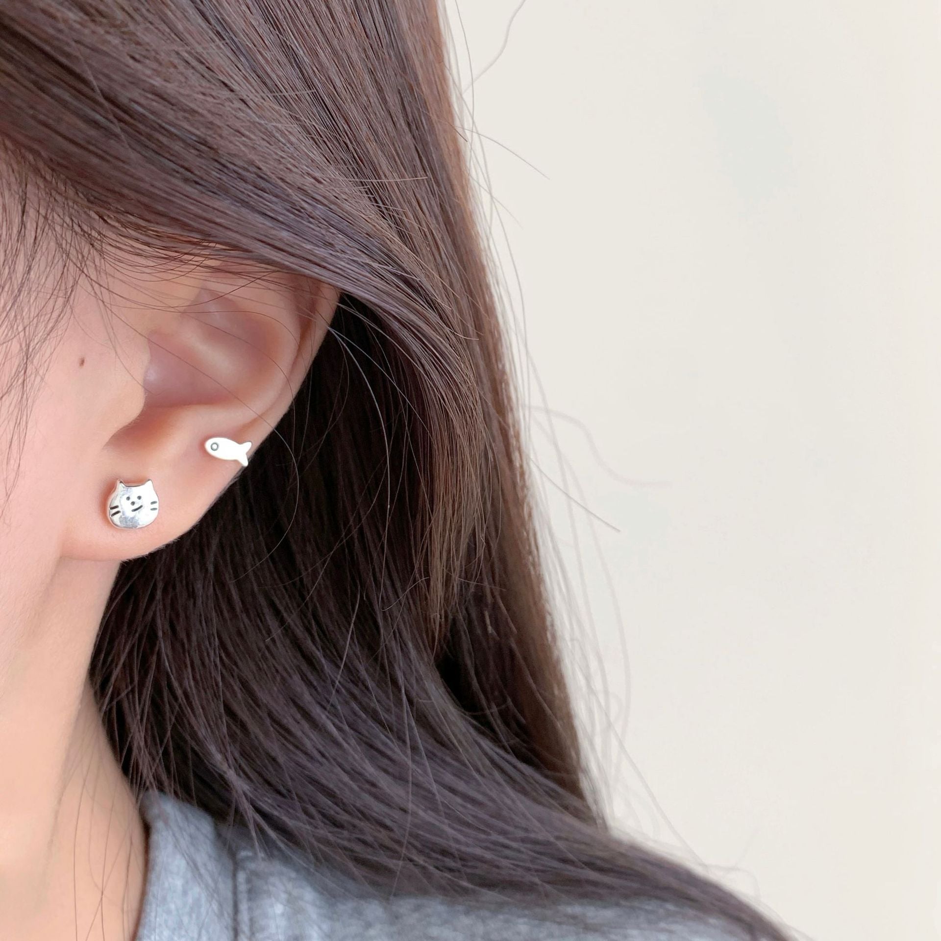 Wholesale Cute cartoon silver needle earrings with a small design