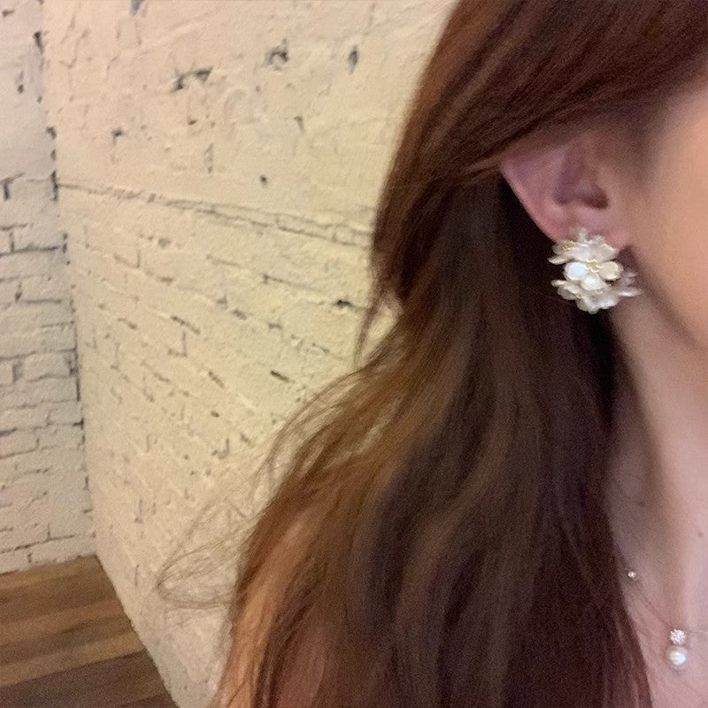 Wholesale Luxury  Flower Earrings Simple  Earrings