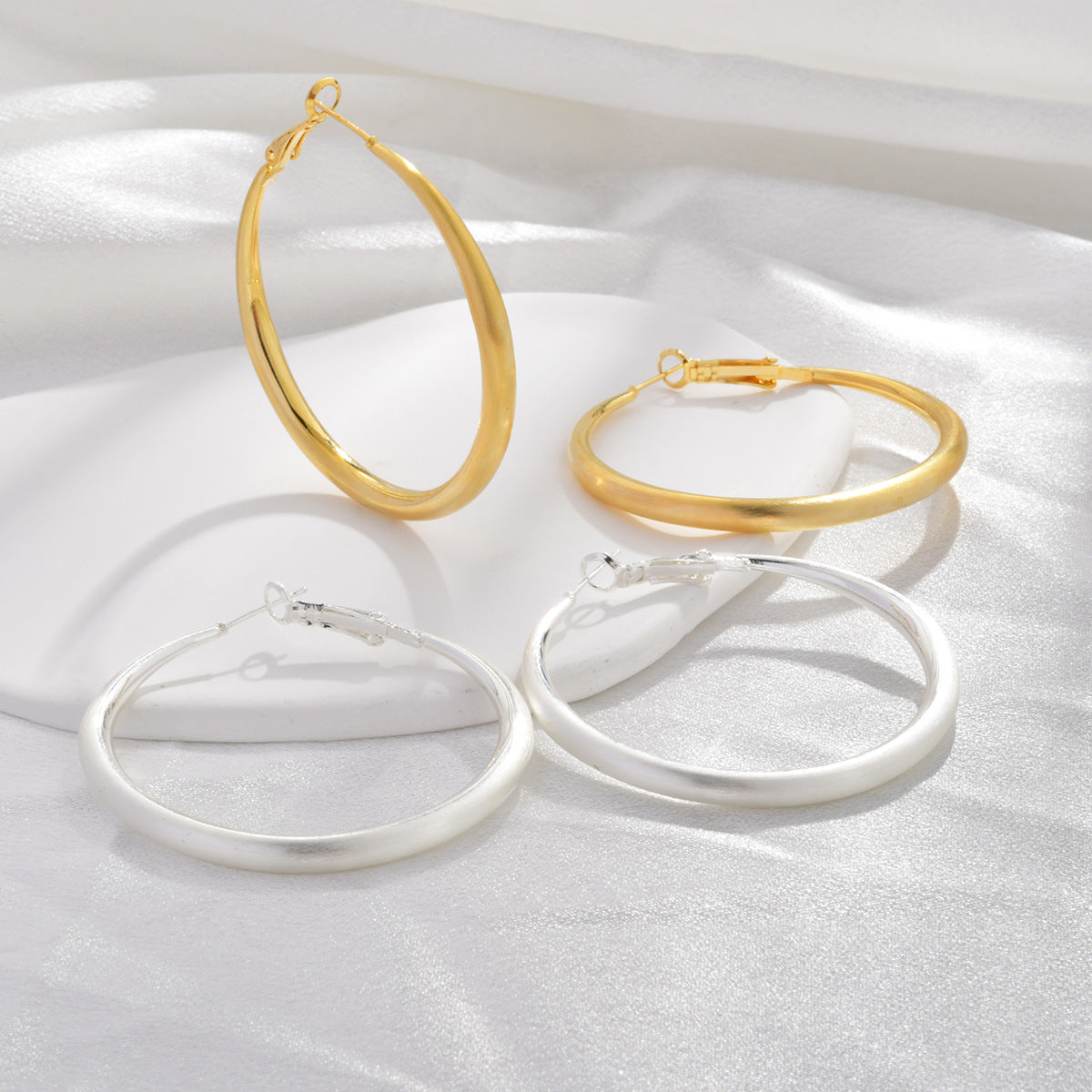 Wholesale  Exaggerated Hoop Earrings