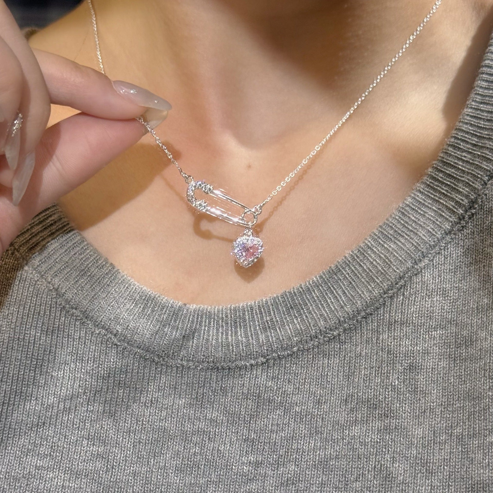 Wholesale Run Princess Heart Zircon Paperclip Necklace Layered Collarbone Chain Fashion Accessory Gift For Women
