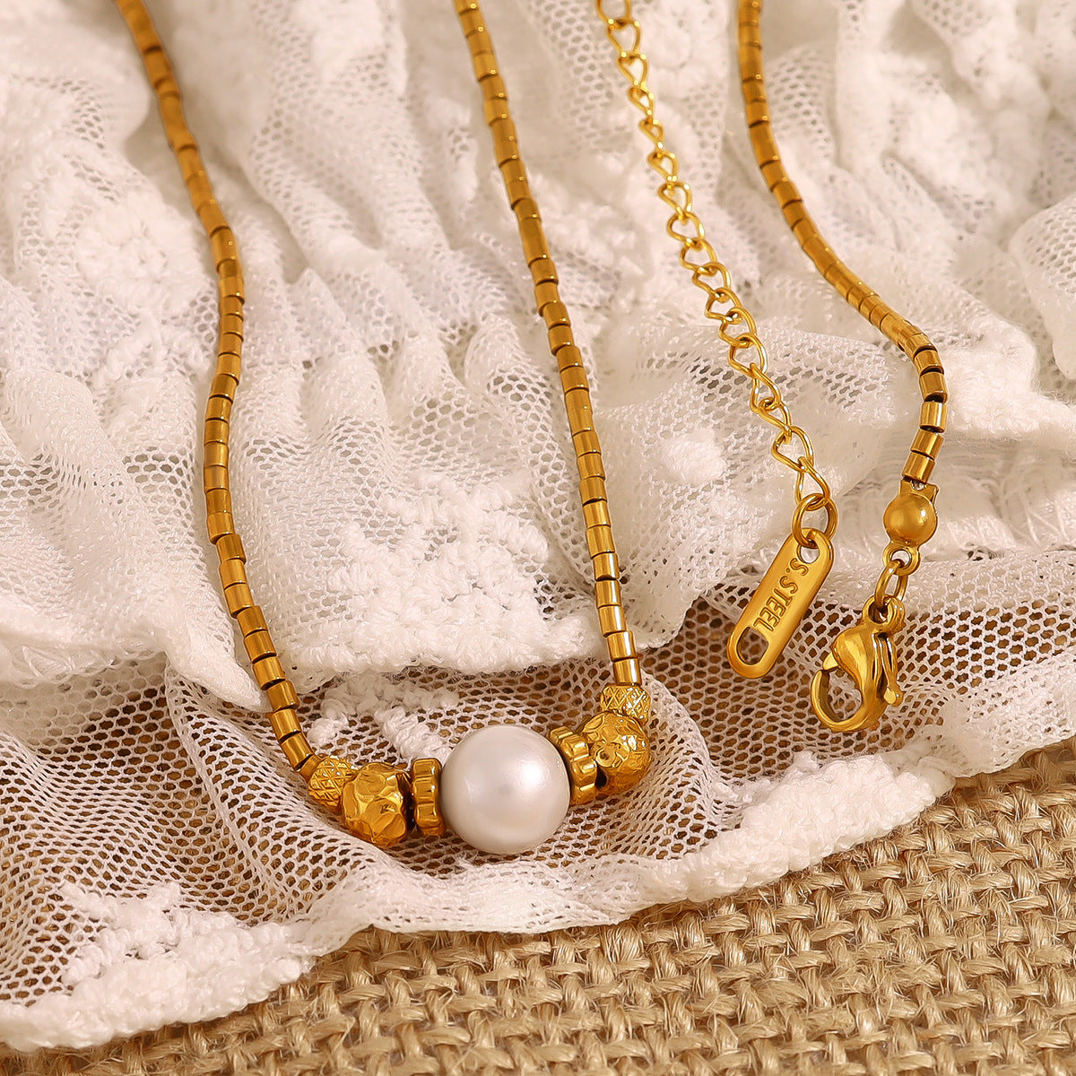 Wholesale Titanium Steel Light Luxury  Pearl Necklace  Clavicle Chain