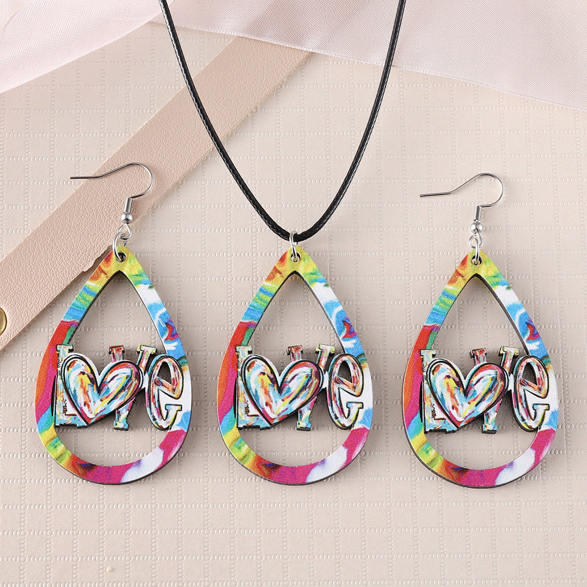Wholesale Wooden Valentine' s Day Heart Earrings and Necklace Set