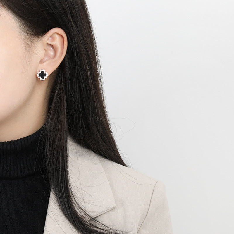 Wholesale 18K black chalcedony anti-allergy  S925 silver needle simple diamond black agate earrings