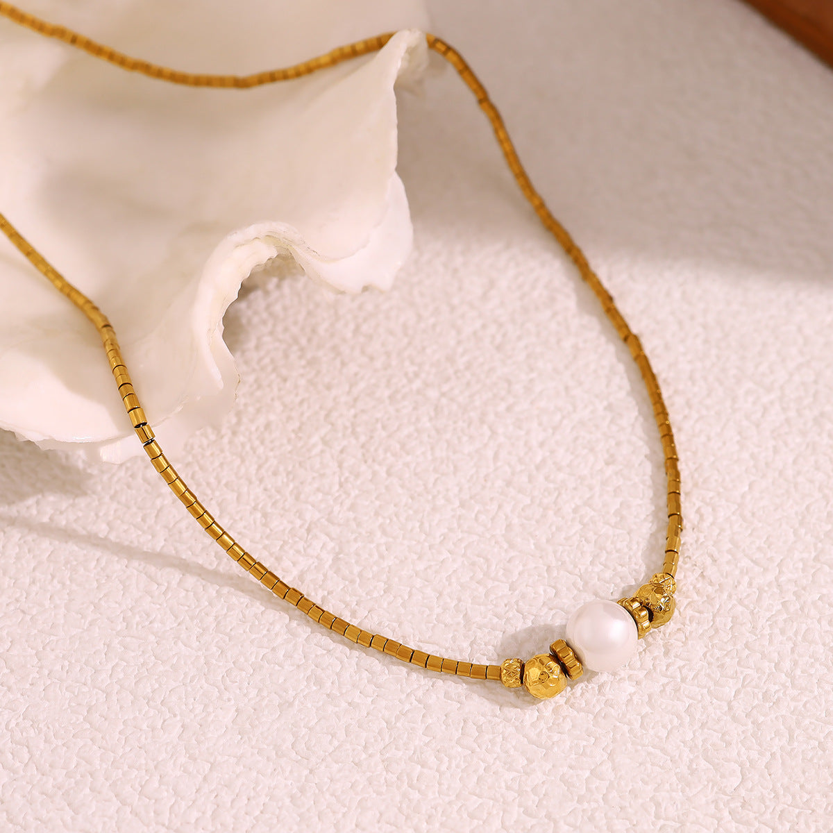 Wholesale Titanium Steel Light Luxury  Pearl Necklace  Clavicle Chain