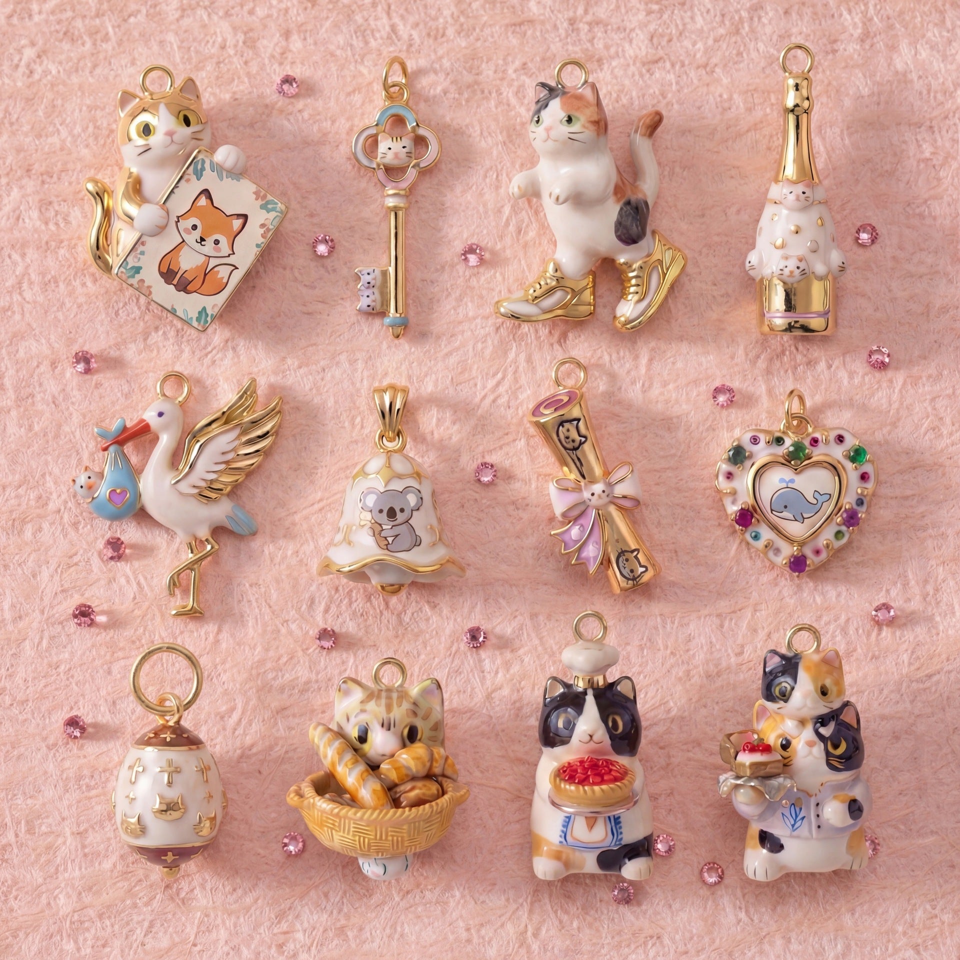 Wholesale Gold Plated Copper Cute Cat Bell Pendant With Heart Design DIY Craft Charm Fashion Jewelry Accessory