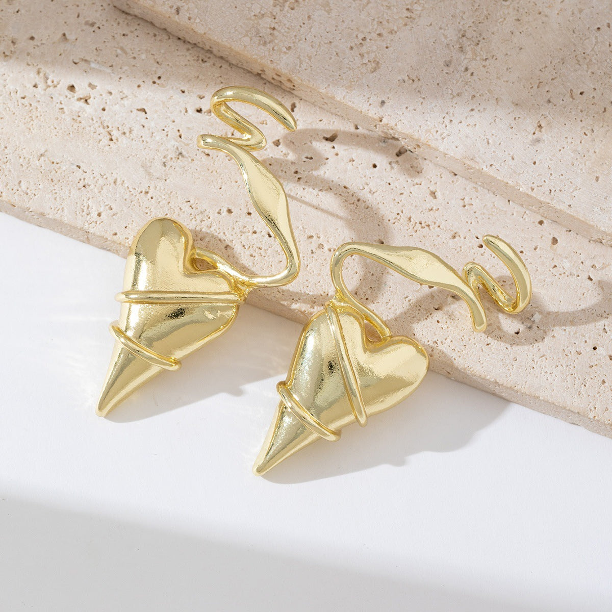 Wholesale Electroplated Geometric Heart Earrings for Women Trendy Jewelry Accessory Gift