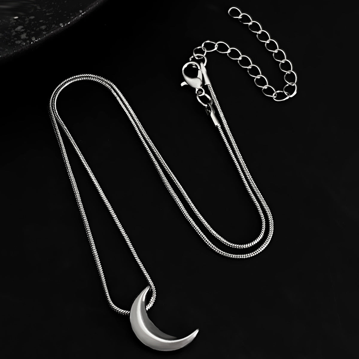 Wholesale crescent gold clavicle necklace