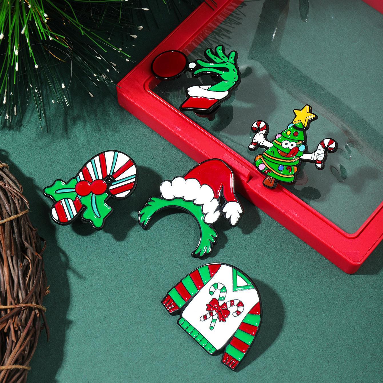 Wholesale Christmas cartoon brooch gift