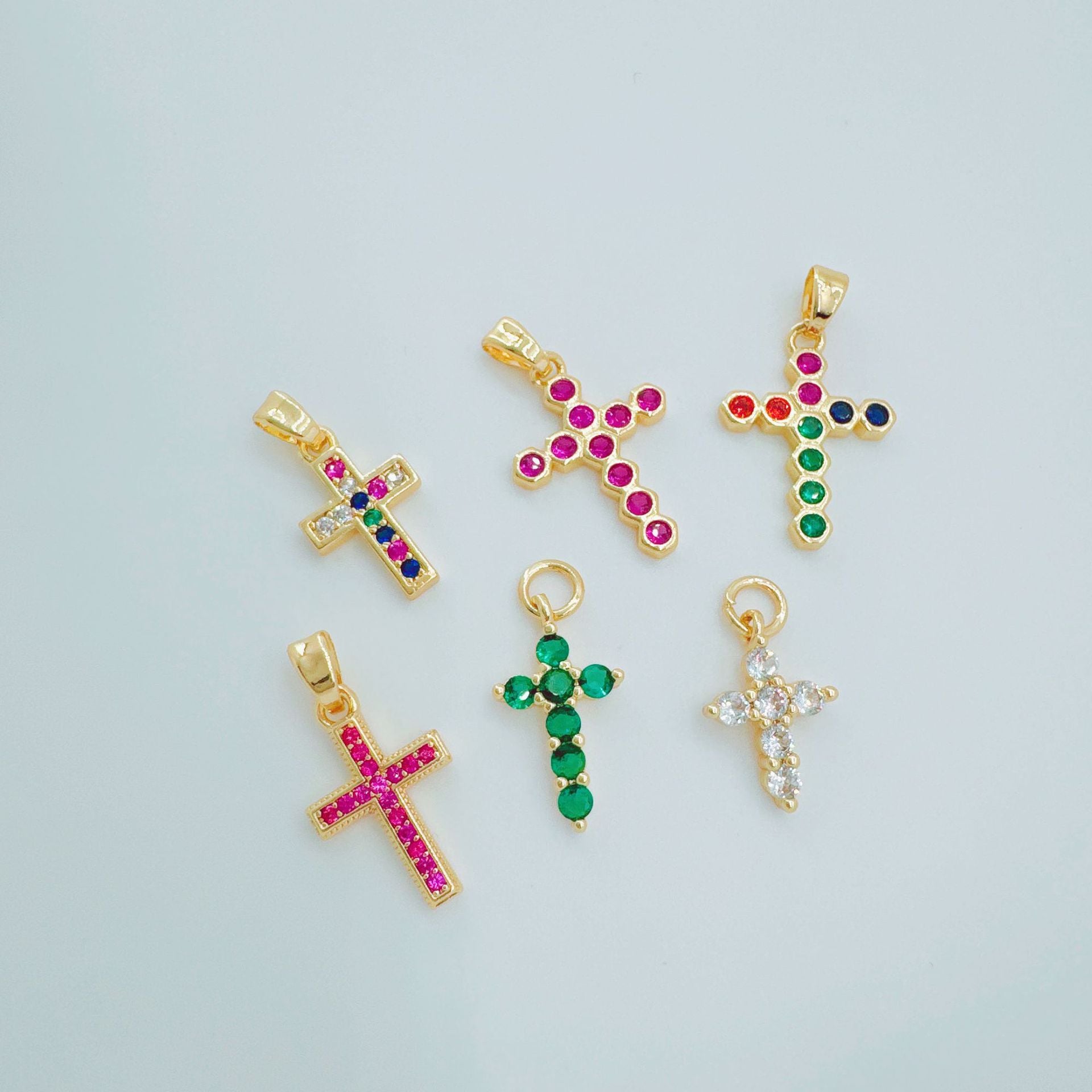 Wholesale Fashion Cross Pendant,  Copper Plated Gold,  European Style Jewelry Accessory for Daily Wear