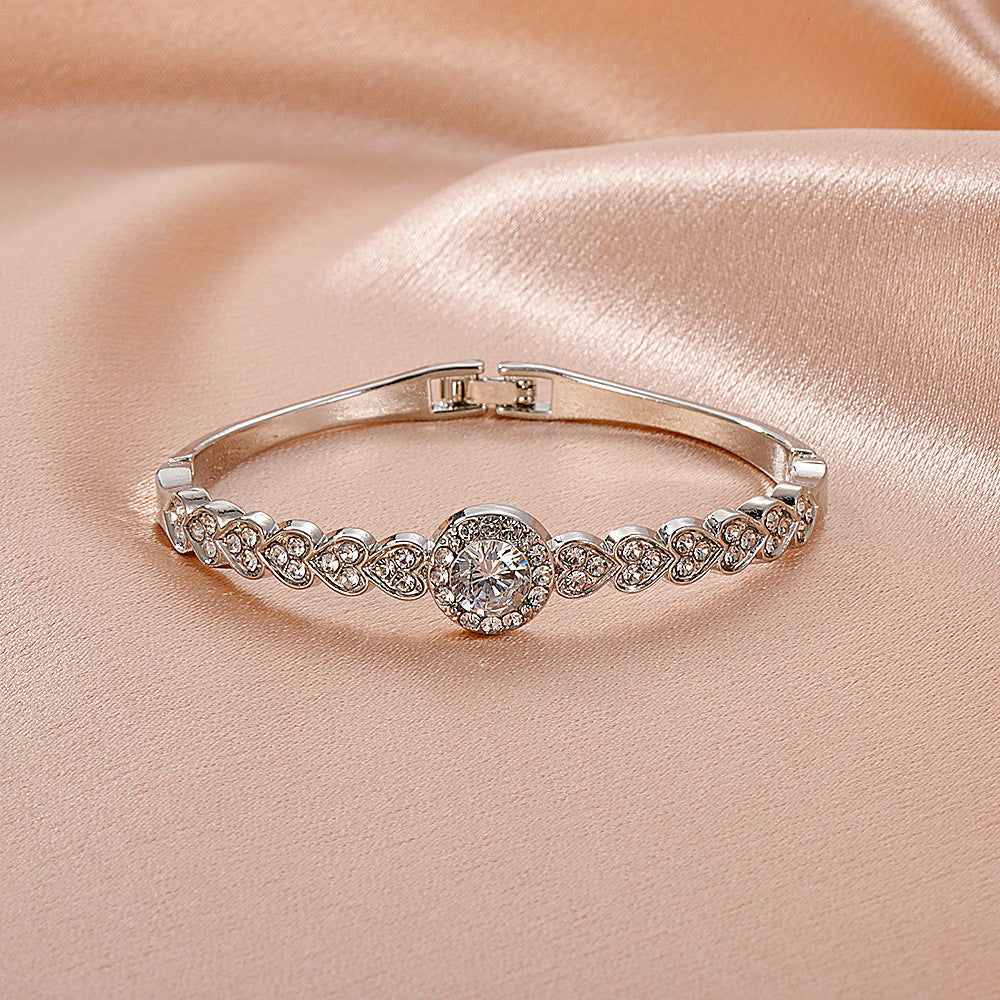 Wholesale Gold Love Heart Rhinestone Bracelet Vintage Style Fashion Jewelry Accessory Gift