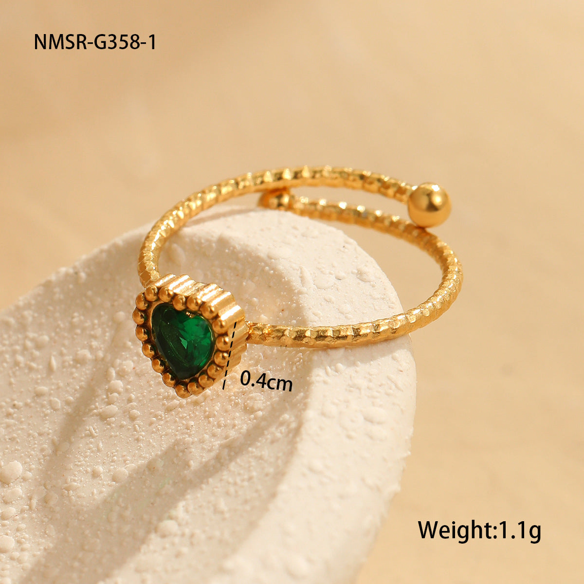 Wholesale  Retro Heart Inlaid Zircon Stainless Steel Ring