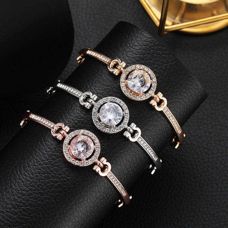 Wholesale Fashionable Geometric Sparkling Bracelet For Women Gold Tone Alloy Jewelry Everyday Wear Gift