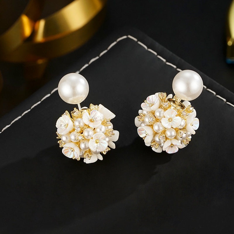 Wholesale  three-dimensional small ball pearl shell flower stud earrings