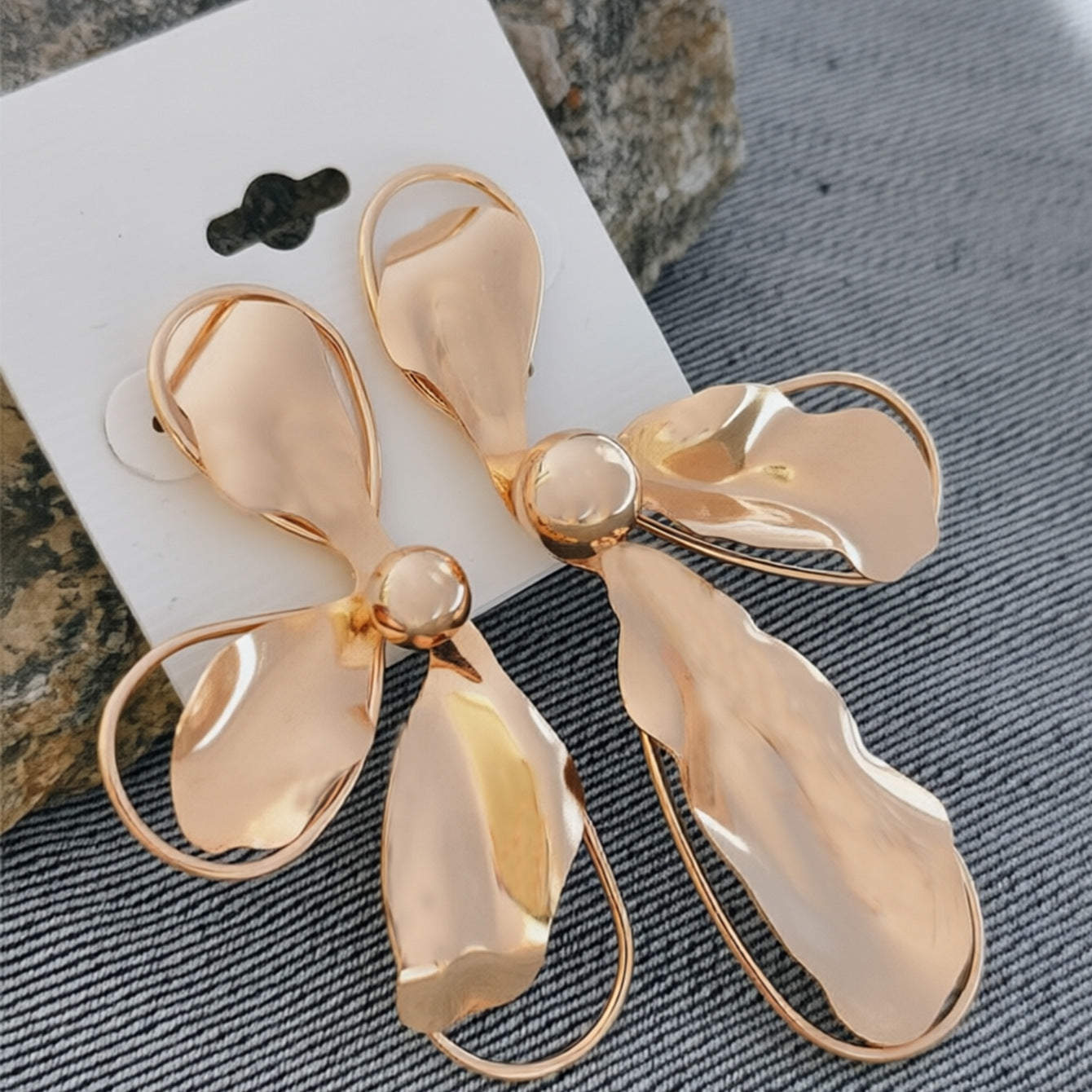 Wholesale Retro Chic Wrinkled Petal Flower Earrings For Women Zinc Alloy Party Jewelry Accessory Gift