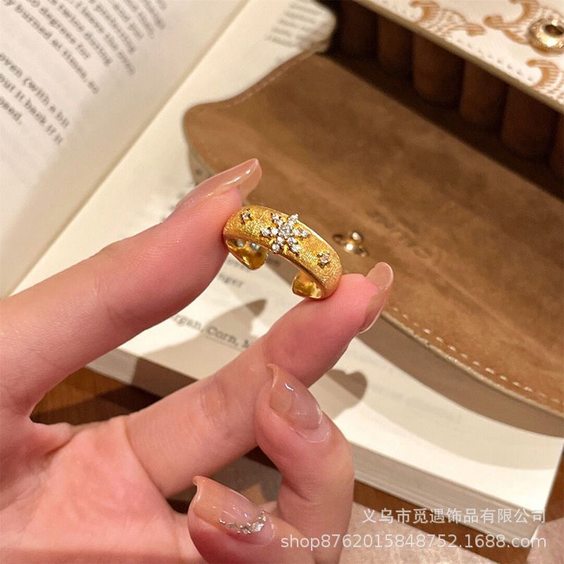 Wholesale Vintage Gold Brushed Lace Ring Adjustable Alloy Retro Style Fashion Accessory for Resale