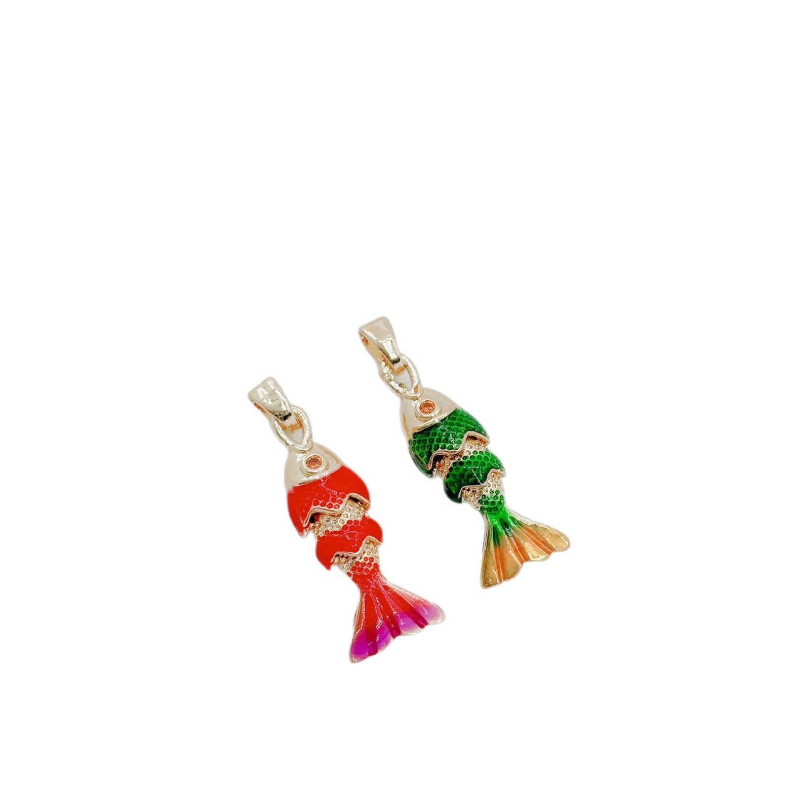 Wholesale Gold Plated Copper Sea Fish Pendant Necklace,  Trendy Fashion Accessory for Women