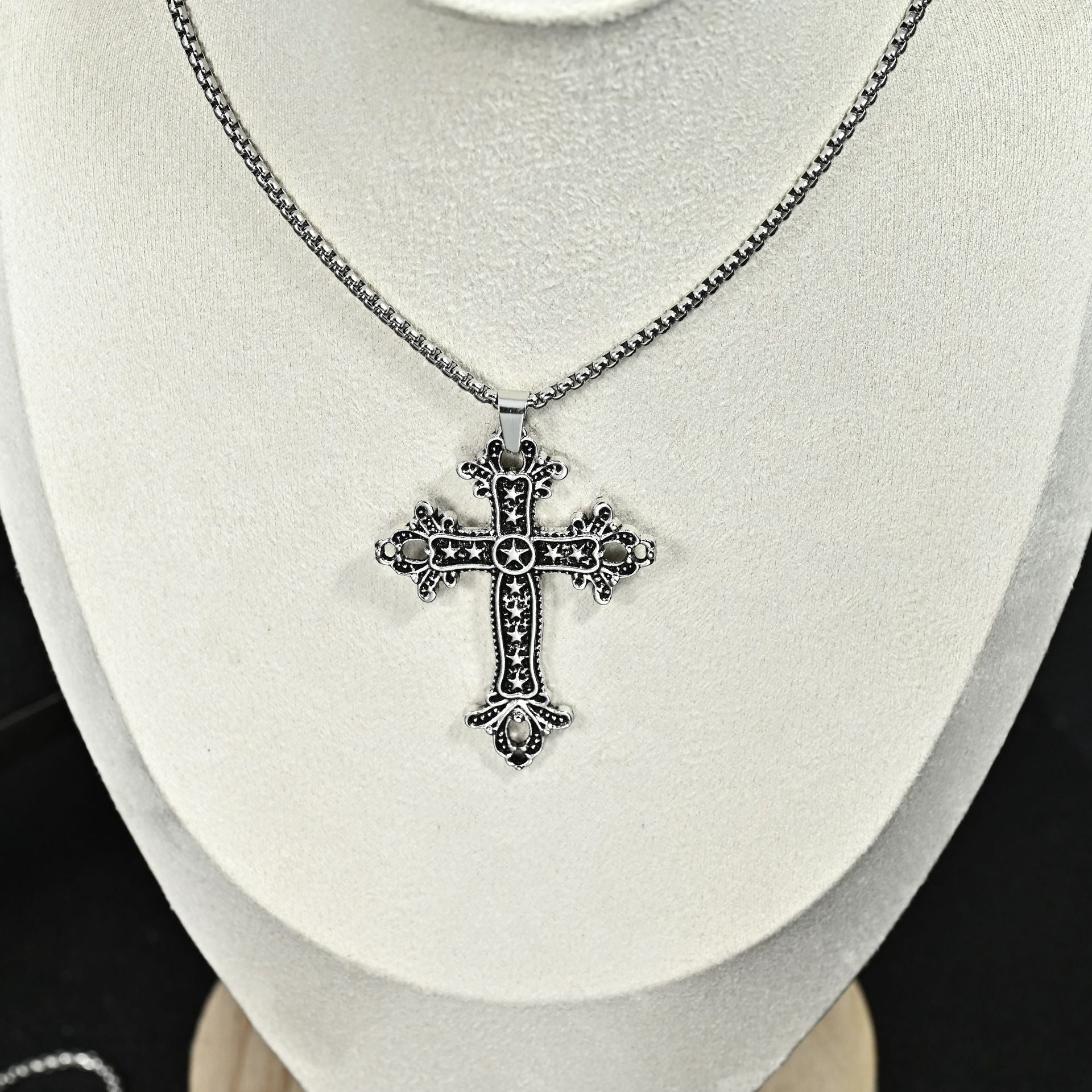 Wholesale Retro Vintage Cross Pendant Necklace For Men Stainless Steel Long Chain Chic Fashion Jewelry Accessory Gift