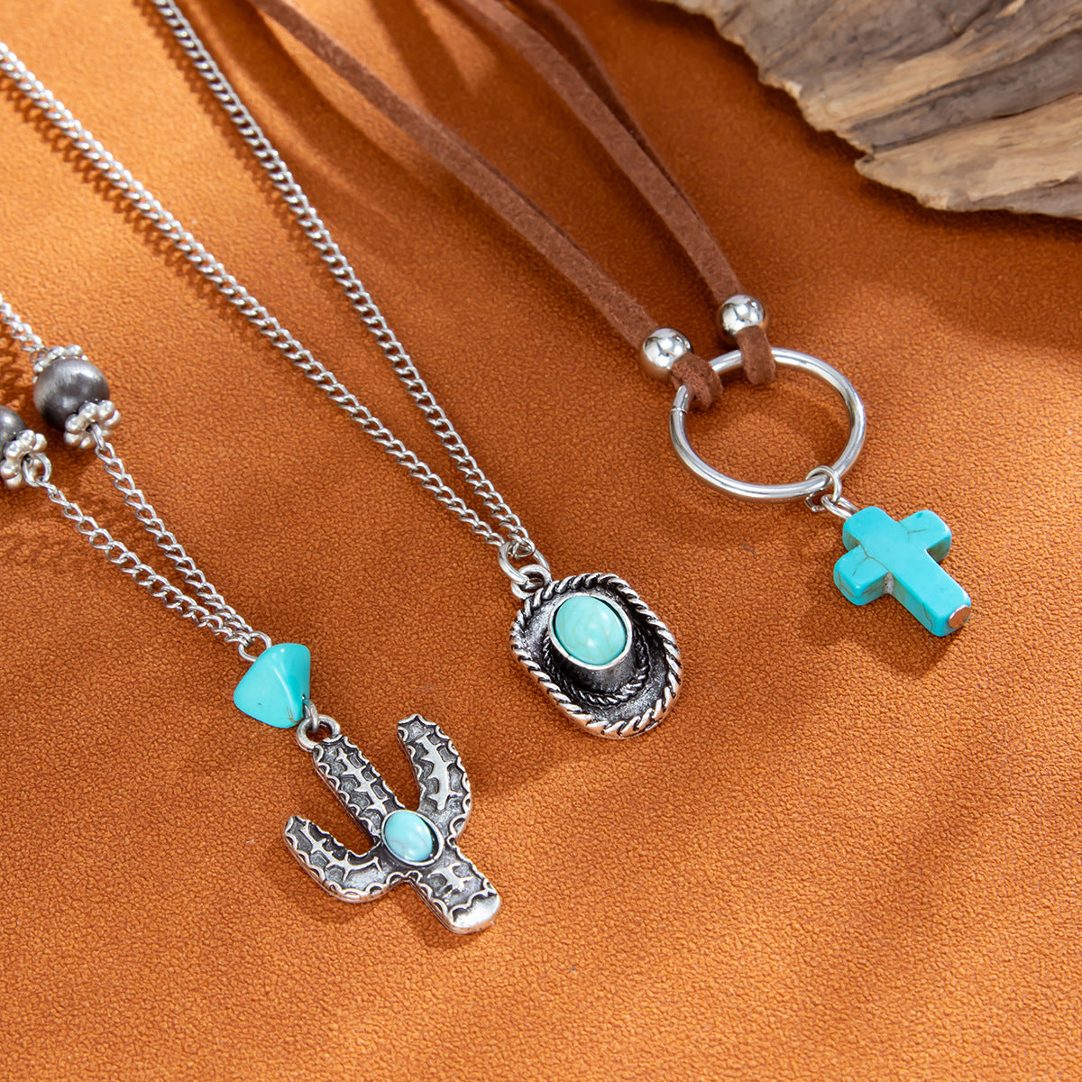 Wholesale Bohemian Ethnic Turquoise Pendant Tassel Necklace Layering Jewelry Boutique Resale