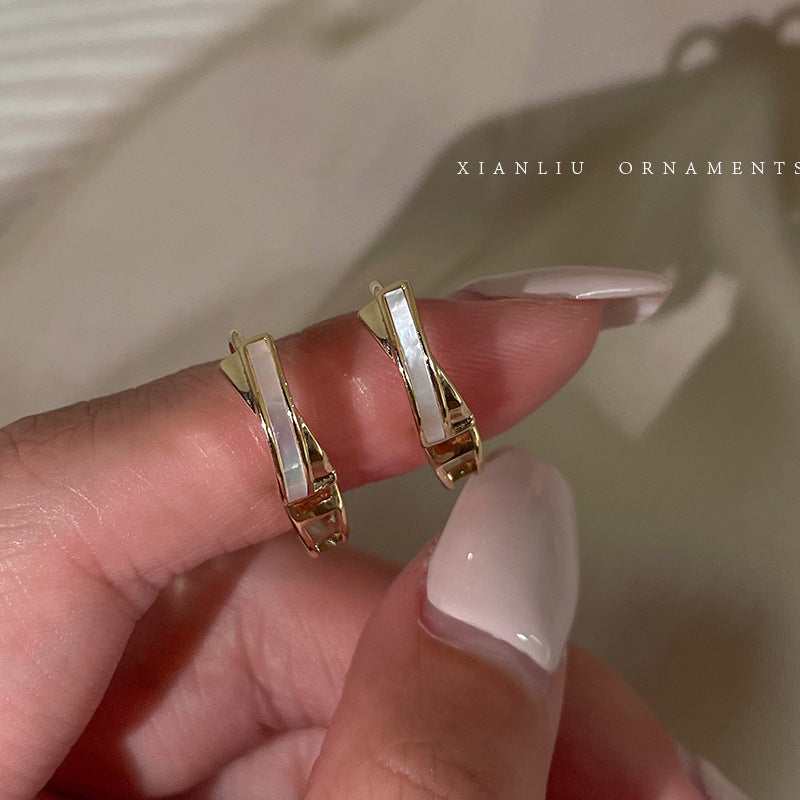 Wholesale Minimalist Circle Shell Earrings Silver Plated Boutique Resale