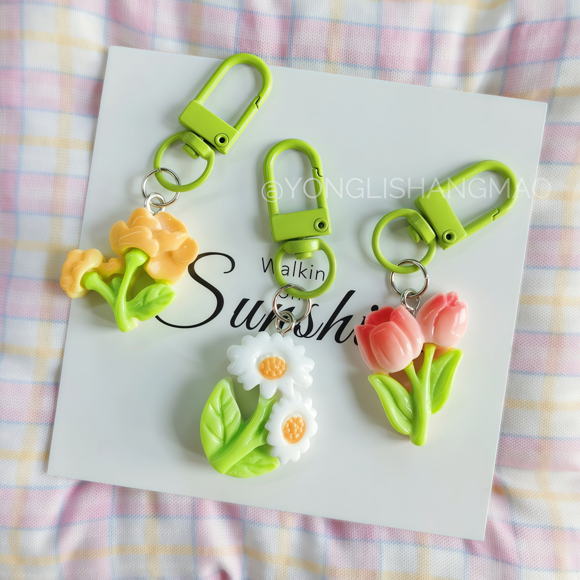 Wholesale Cartoon  Tulip Flower Keychain Bag Pendant Plastic Resin Gift for Couple