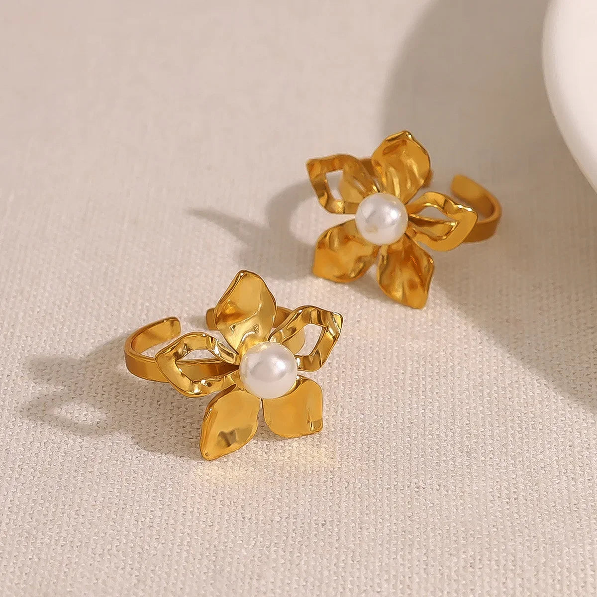Wholesale Titanium Steel Light Luxury New Flower Style  Ring