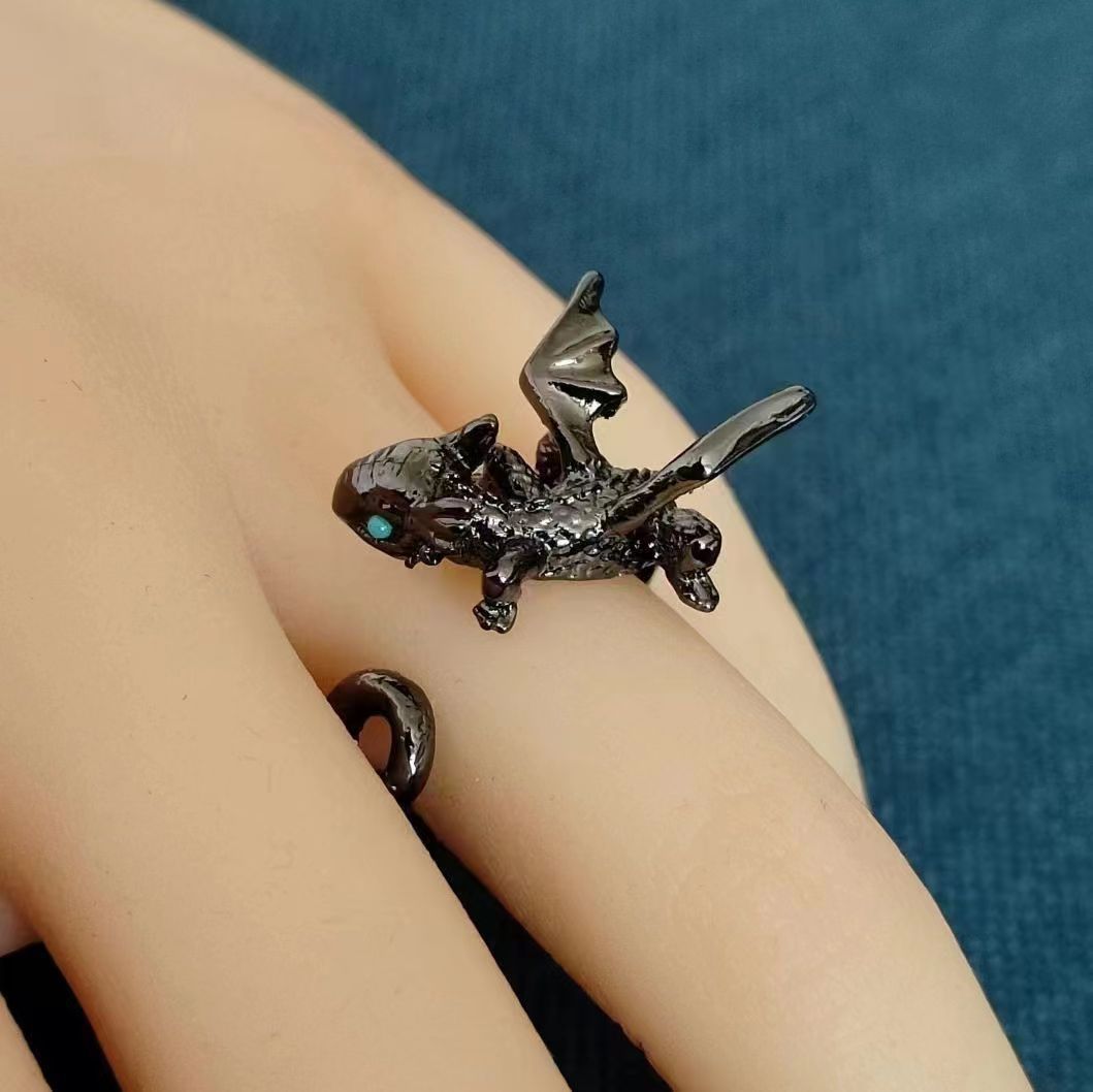 Wholesale Retro personalized flying dragon shape ring