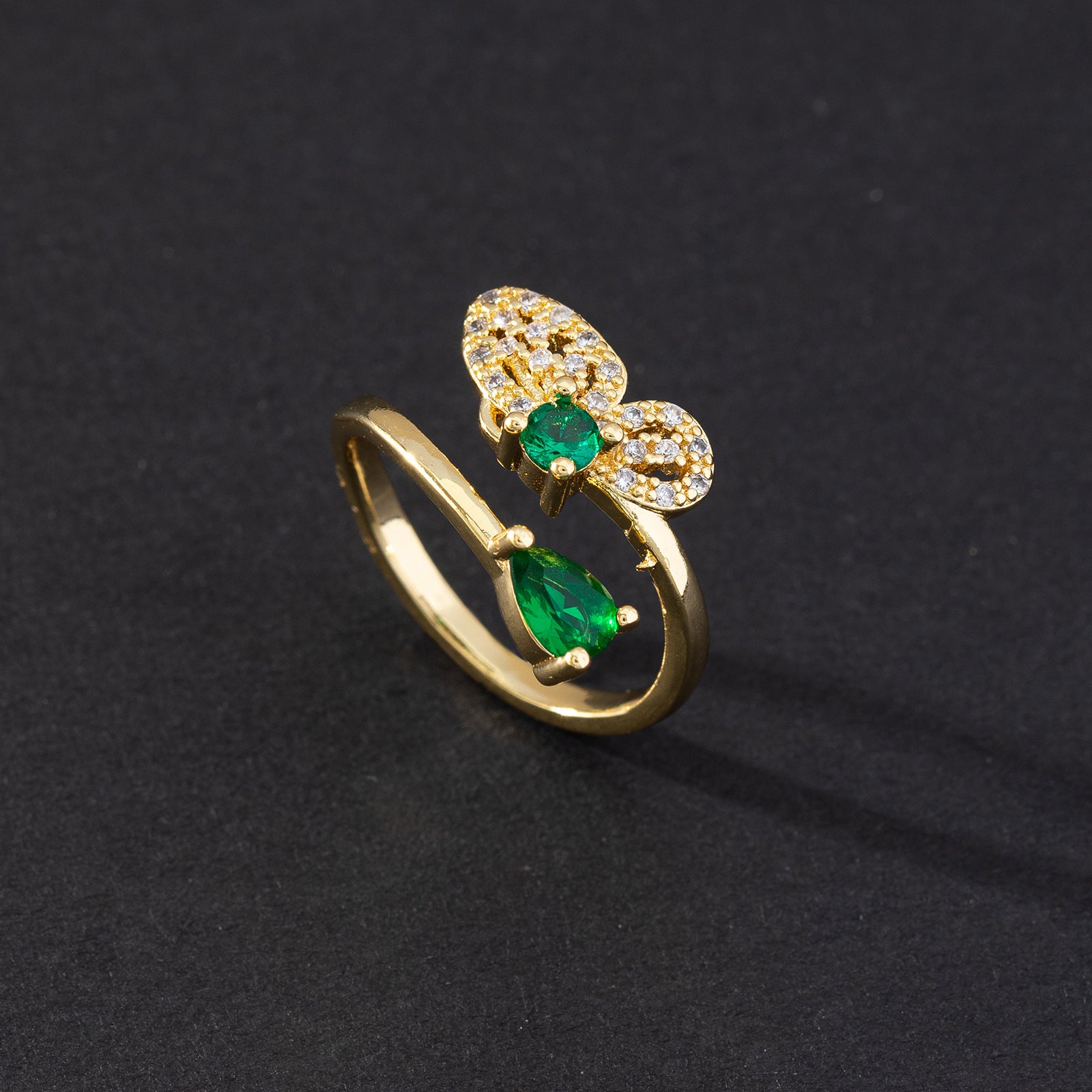 Wholesale Vintage Emerald Green Open Snake Ring Copper Zircon Women S Fashion Jewelry Accessory