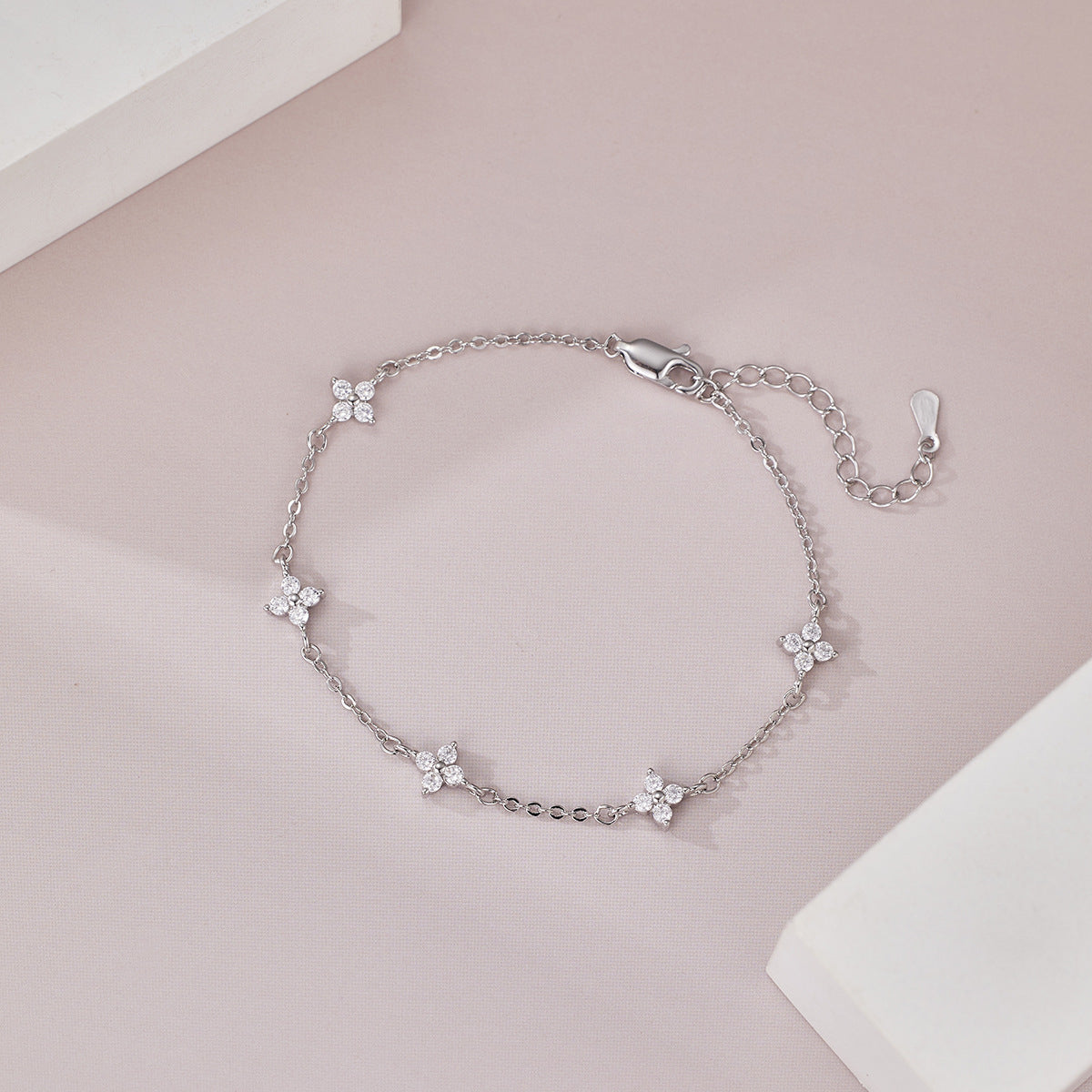 Wholesale Women S Four Pointed Star Four Leaf Clover Bracelet Japanese Korean Style White Gold Plated Copper Jewelry Accessory Boutique Gift