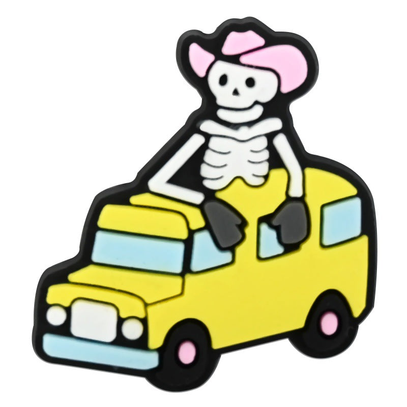 Wholesale Random 100pcs  skull cartoon clogs  PVC Soft Rubber Shoe Buckle Decoration