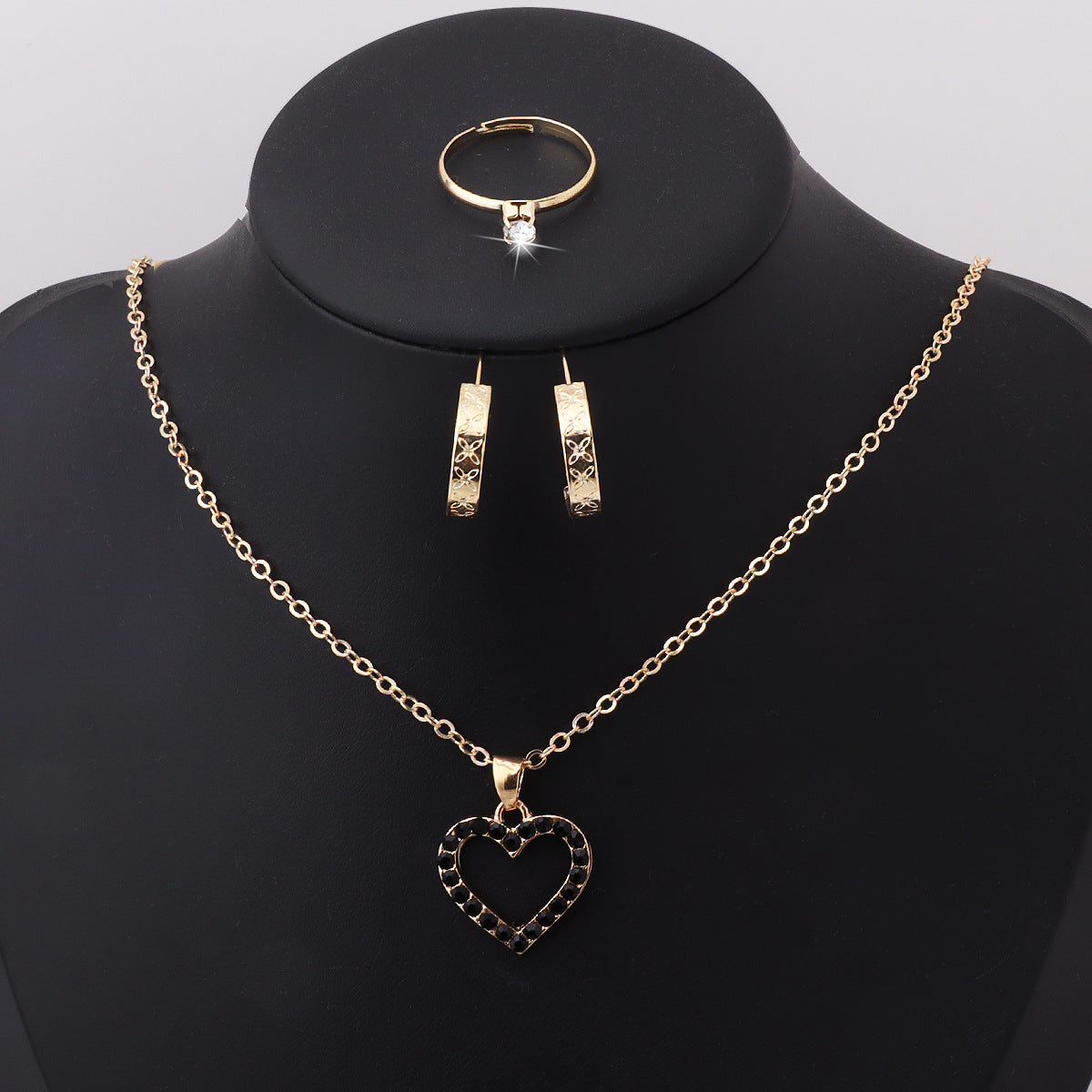 Wholesale Love three-piece pendant necklace  jewelry