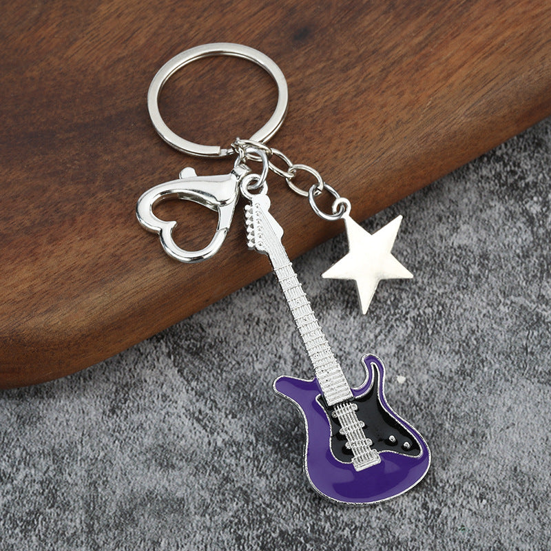 Wholesale Electroplating color-retaining oil-dripping guitar keychain