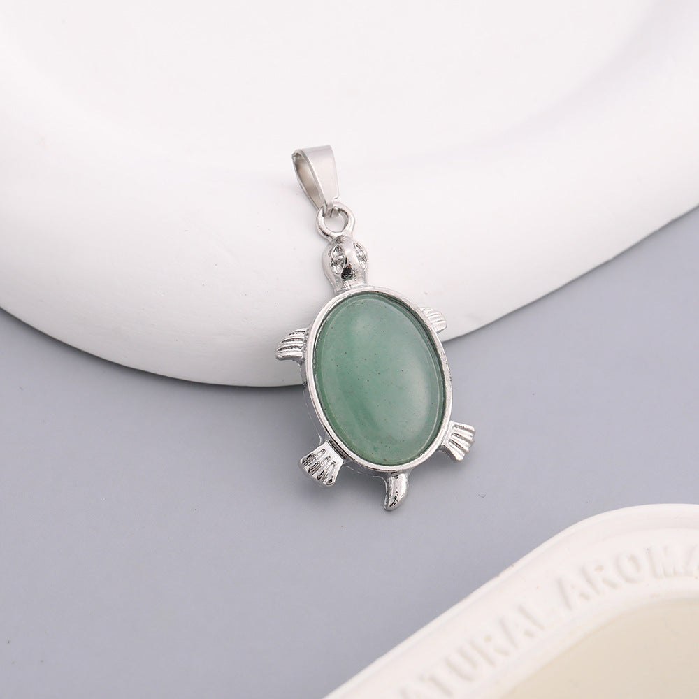Wholesale Natural color crystal small turtle pendant