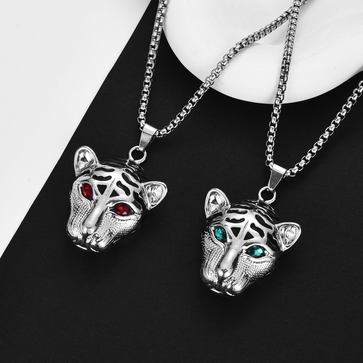 Wholesale Leopard Head Men' s Necklace Zinc Alloy Drip Oil Fashion Accessory Boutique Gift