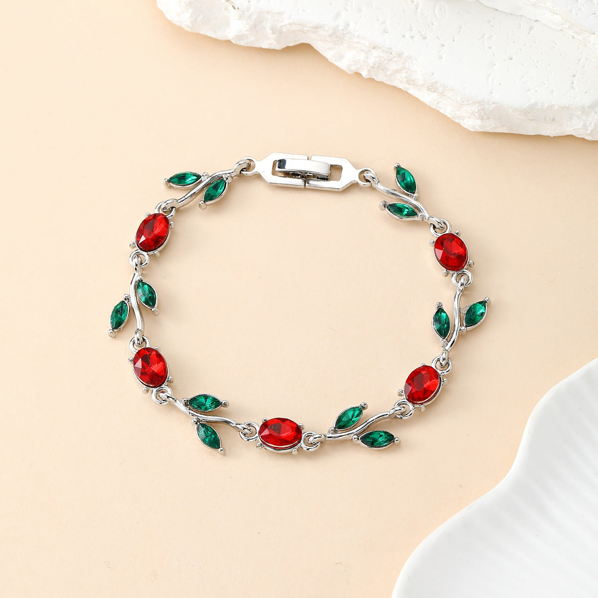 Wholesale Trendy Floral Leaf Bracelet - Zinc Alloy Fashion Accessory for Couples