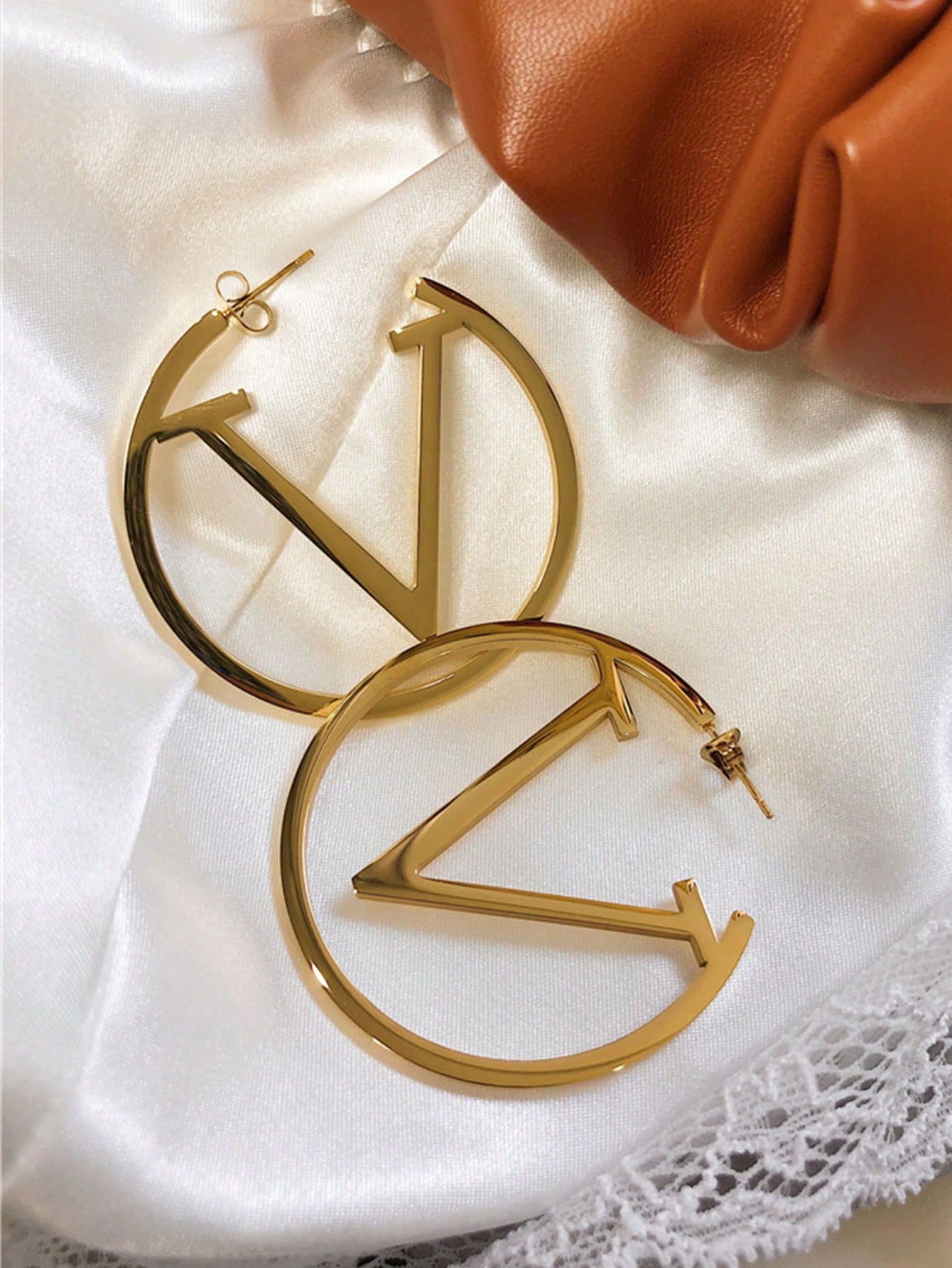 Wholesale Stylish Geometric V-Shaped Ear Studs Titanium Steel Retro Letters Fashion Accessory for Women