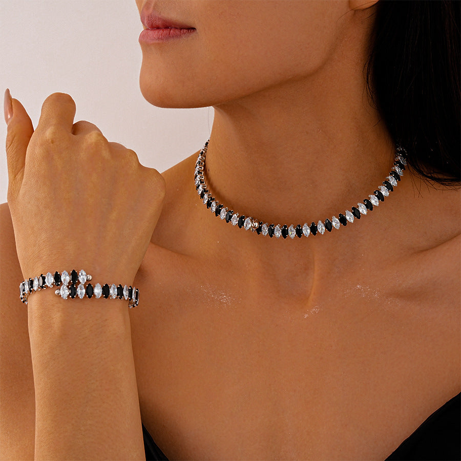 Wholesale Light luxury style contrasting color zircon water drop-shaped circle open collar bracelet