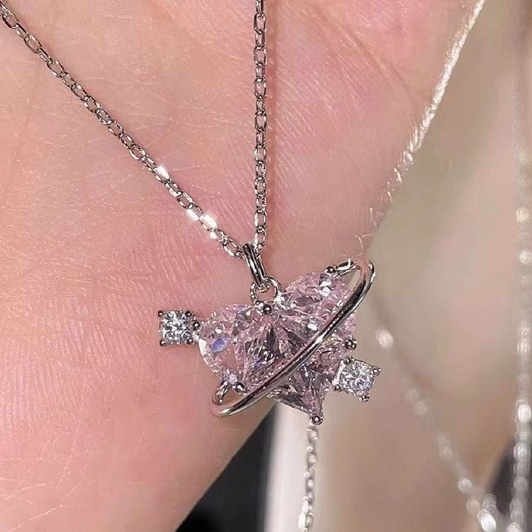 Wholesale Electroplated Zinc Alloy Heart Planet Collarbone Necklace White Stylish Fashion Accessory For Women